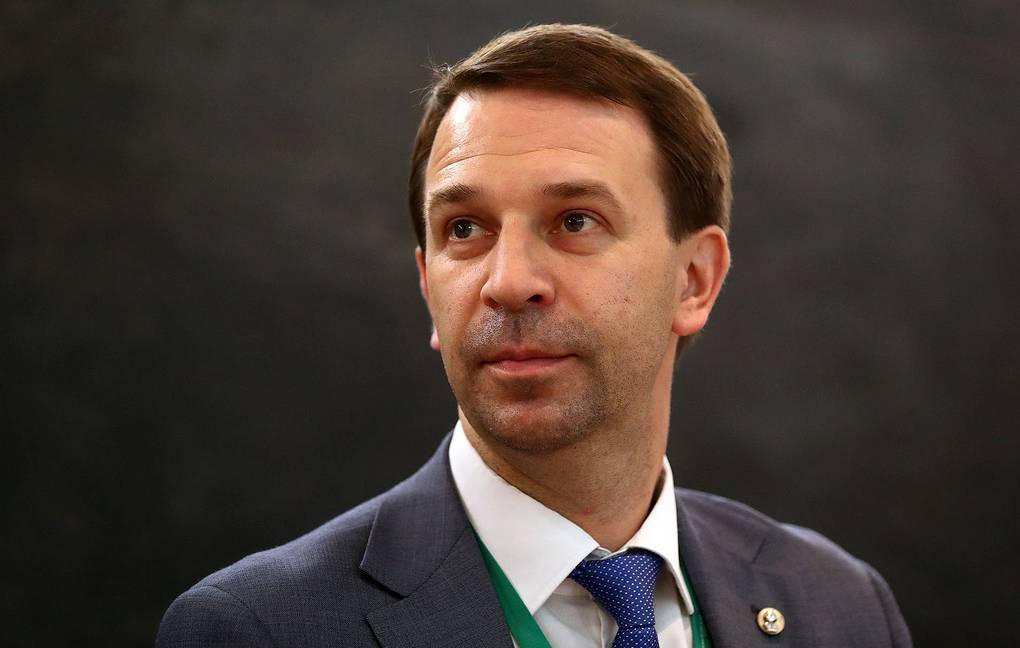 MOSCOW, RUSSIA  JUNE 30, 2017: Russia's Deputy Education and Science Minister Grigory Trubnikov looks on at the 2017 Primakov Readings International Forum at Moscow's World Trade Centre. Stanislav Krasilnikov/TASS

Ðîññèÿ. Ìîñêâà. 30 èþíÿ 2017. Çàìåñòèòåëü ìèíèñòðà îáðàçîâàíèÿ è íàóêè ÐÔ Ãðèãîðèé Òðóáíèêîâ íà ñåññèè "Ýõî áóäóùåãî  íîâàÿ òåõíîëîãè÷åñêàÿ ðåâîëþöèÿ?" íà ìåæäóíàðîäíîì íàó÷íî-ýêñïåðòíîì ôîðóìå "Ïðèìàêîâñêèå ÷òåíèÿ". Ñòàíèñëàâ Êðàñèëüíèêîâ/ÒÀÑÑ