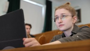 В ЛТФ ОИЯИ началась Международная школа «Динамика ядерной материи: от звезд к коллайдерам»