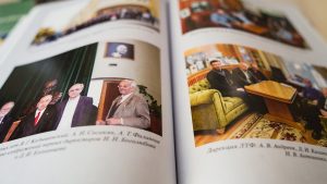 В НТБ ОИЯИ проходит выставка «Новые поступления книг»